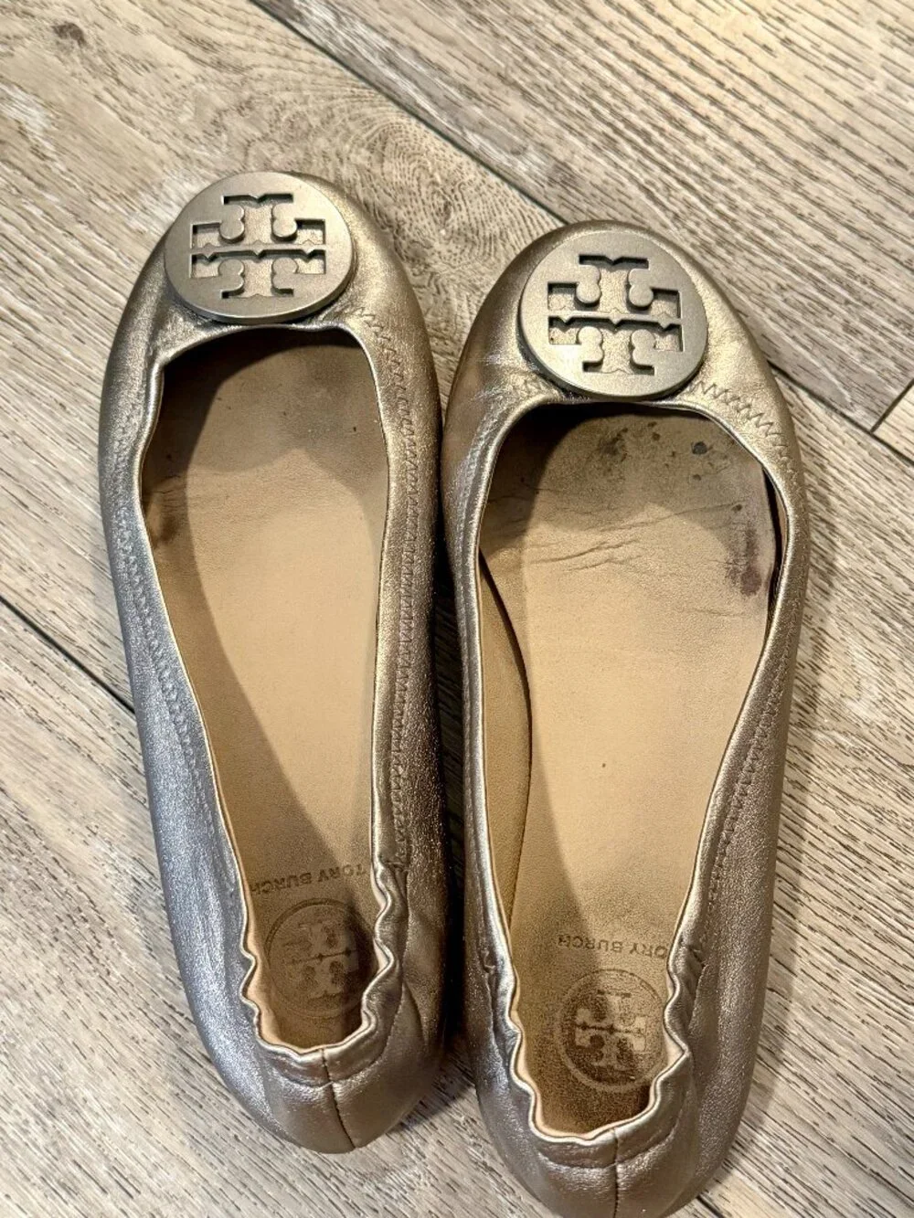 TORY BURCH Reva Ballet Flat in Silver - Size 7
